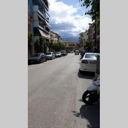 Bilocale - δίχωρο δίπλα στα ψηλαλώνια Patras