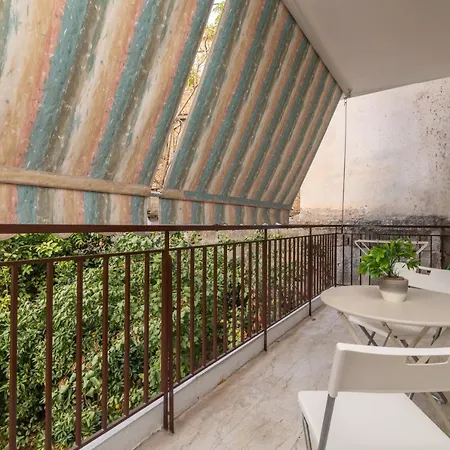 Bilocale - δίχωρο δίπλα στα ψηλαλώνια