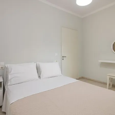 Bilocale - δίχωρο δίπλα στα ψηλαλώνια Apartment *