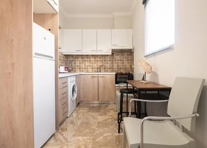 Bilocale - δίχωρο δίπλα στα ψηλαλώνια Patras