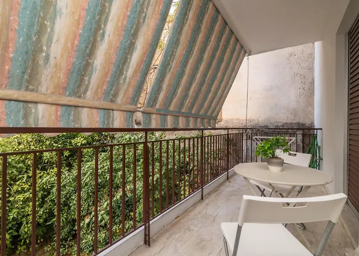 Bilocale - δίχωρο δίπλα στα ψηλαλώνια