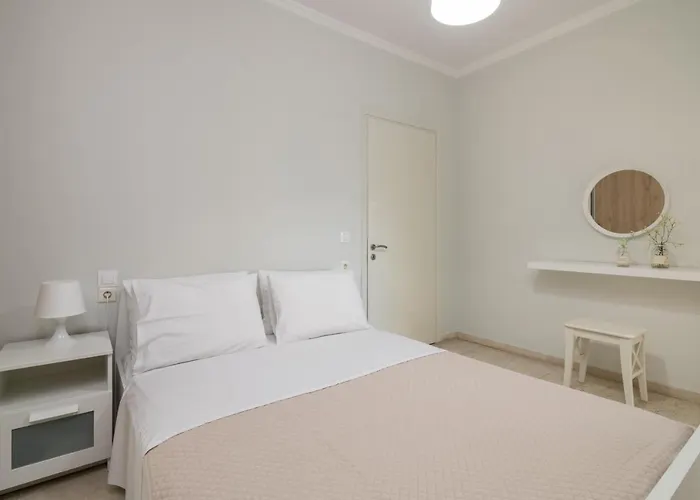 Bilocale - δίχωρο δίπλα στα ψηλαλώνια Lägenhet *